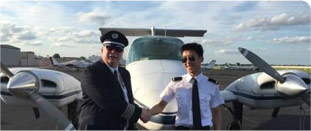 想进国外航空公司做飞国际航线的飞行员